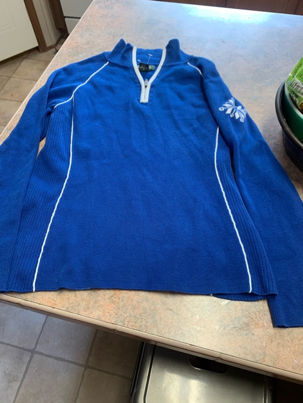 Eddie Bauer 1/4 Zip Swearer w/Snowflake Design